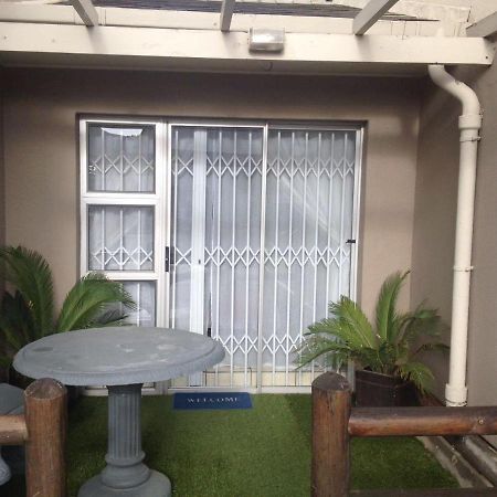 Smithland Guest Apartments Cape Town Bellville Ngoại thất bức ảnh